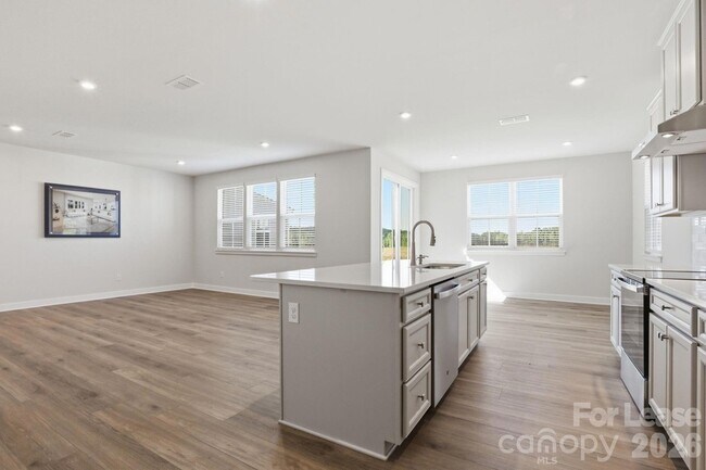 Building Photo - 862 Heathway Dr