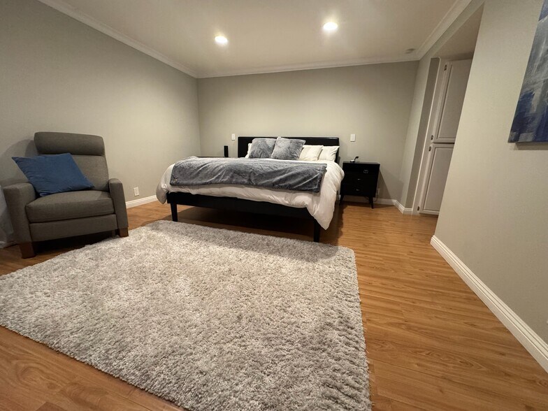 Building Photo - 848 Lincoln Blvd