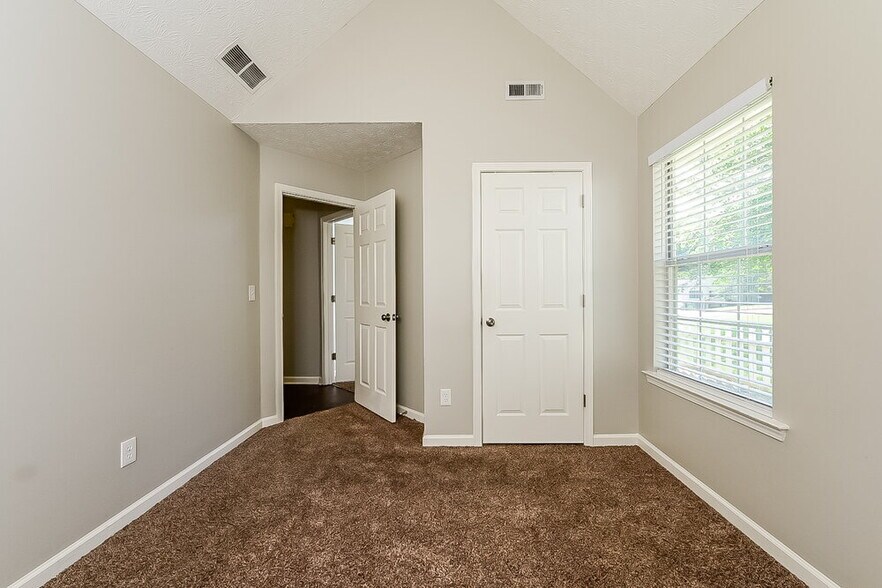 Building Photo - 188 Willow Springs Ln