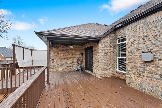 Building Photo - Beautiful and Spacious Home!