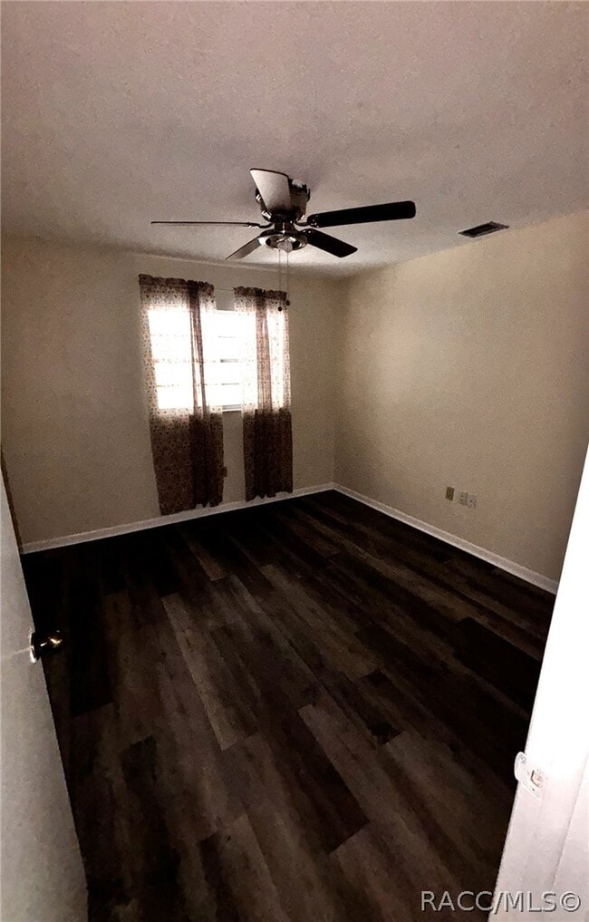 Building Photo - 1134 SE 3rd St