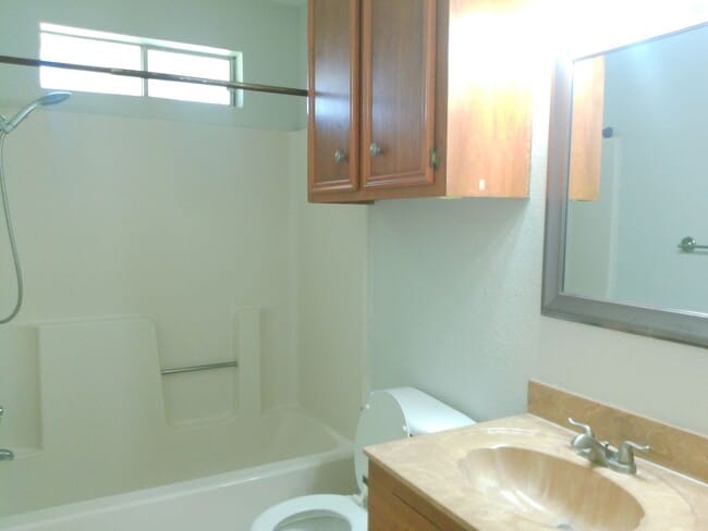 Building Photo - 2614 Camargo Dr