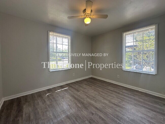 Building Photo - 5638 Vernon Rd