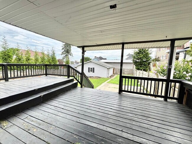 Building Photo - 3 bedroom 1 bath House for rent Greensburg, PA