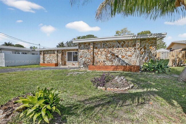 Building Photo - 2521 NW 72nd Ave