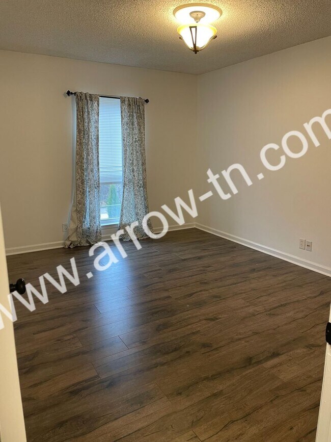 Building Photo - Awesome 2 Bedroom Condo Near the River!