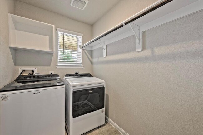 Building Photo - 17502 Rosette Grass Dr