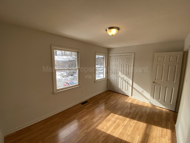 Building Photo - 212 Farrell Ln