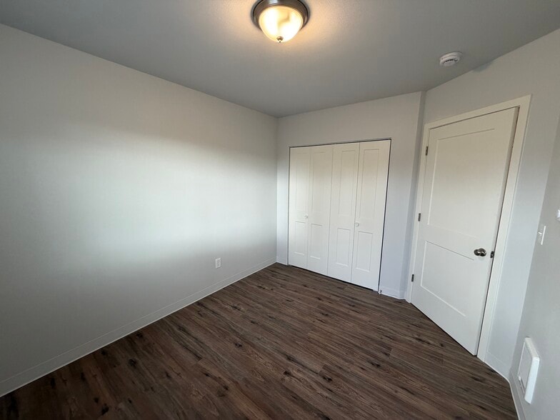 Building Photo - 8001 Oneil Rd NE