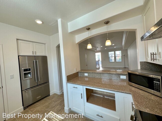 Building Photo - 2 br, 2.5 bath House - 4038 Central Ave Un...