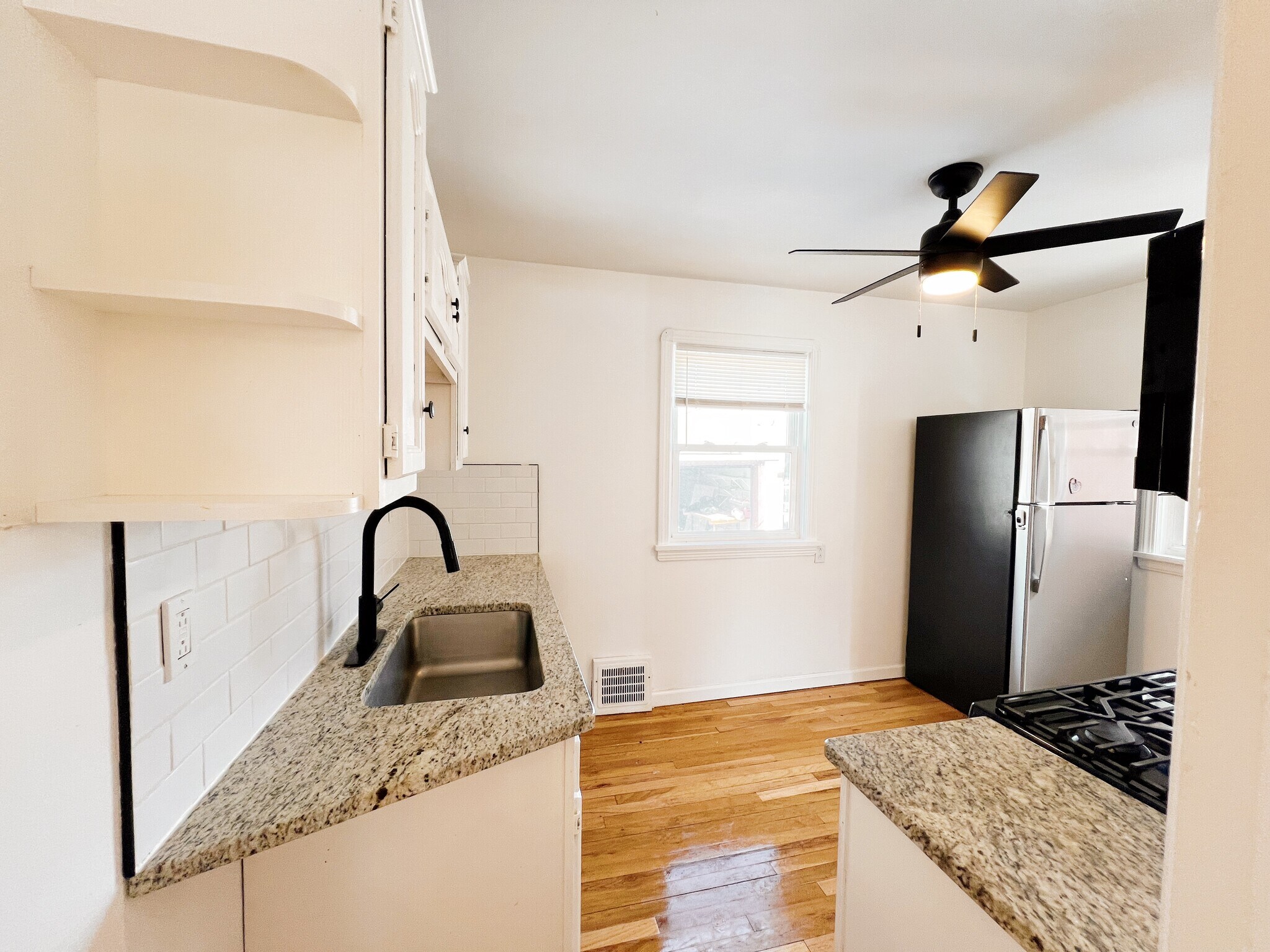 Building Photo - 4530 Wood Ave