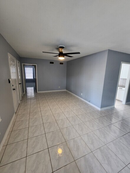 Building Photo - 304 Staunton St