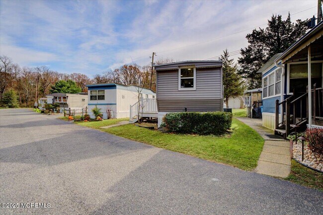 Building Photo - 114 Cookstown New Egypt Rd