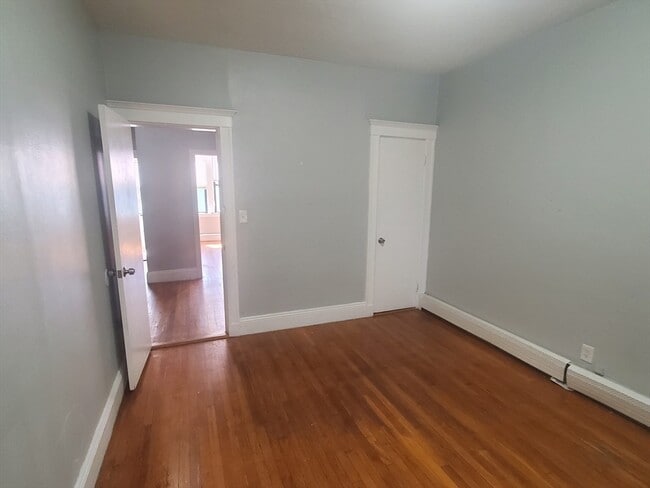 Building Photo - 76 Walnut Park