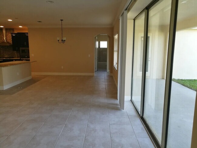 Building Photo - 508 Cinder Point