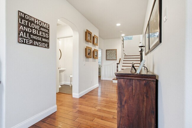 Building Photo - 1317 Gull Ct