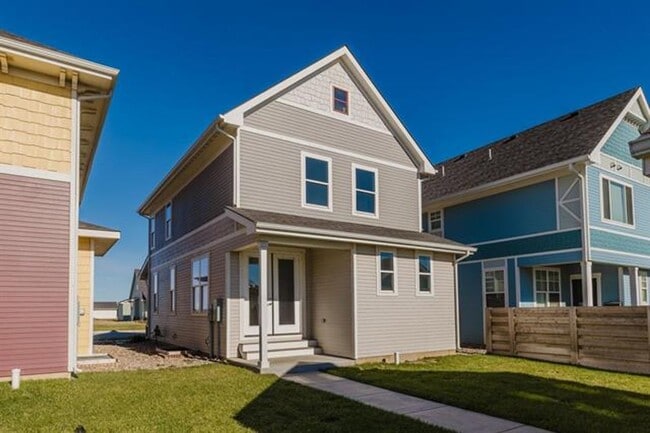 Building Photo - Brand New 5 bed/3.5 bath