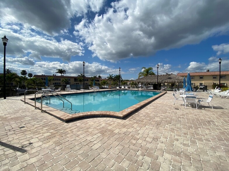 Building Photo - 2600 S Kanner Hwy