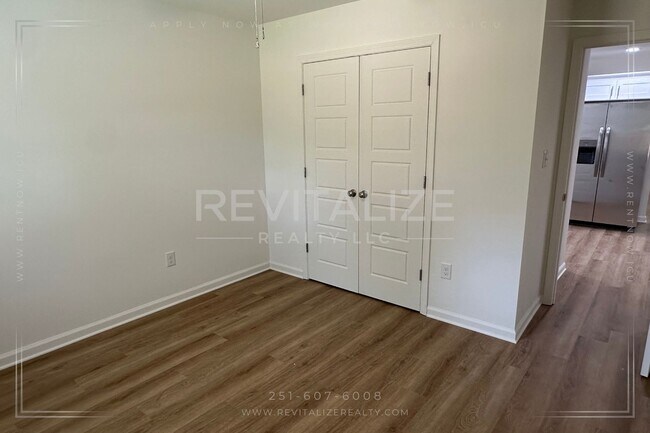 Building Photo - 4 Bed/2 Bath Home with Storage Shed in Sar...