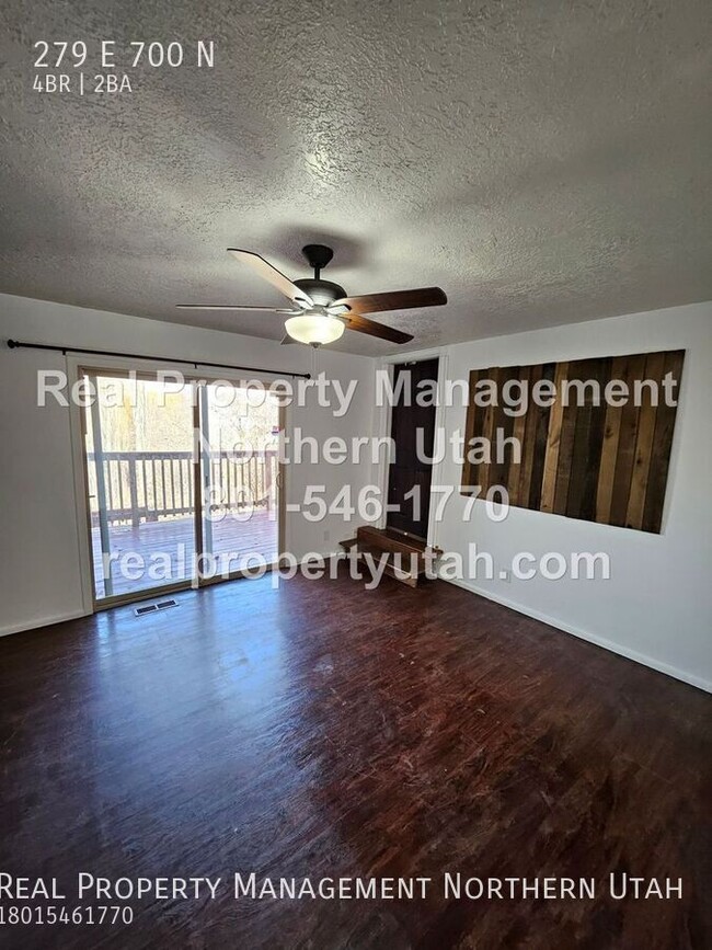 Building Photo - 4 Bedroom 2 Bath Duplex- Main Level Availa...