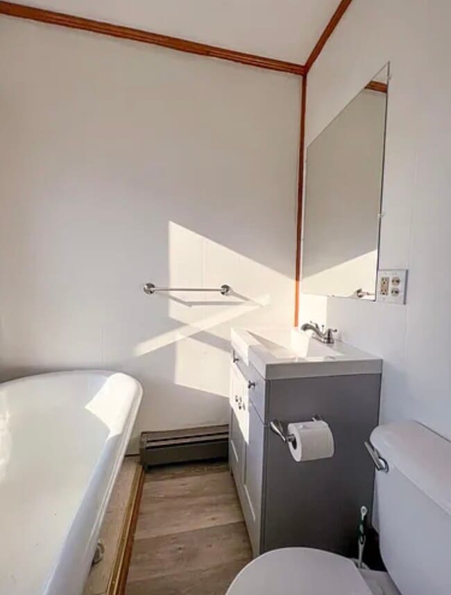 Building Photo - 7 Leonard Ave