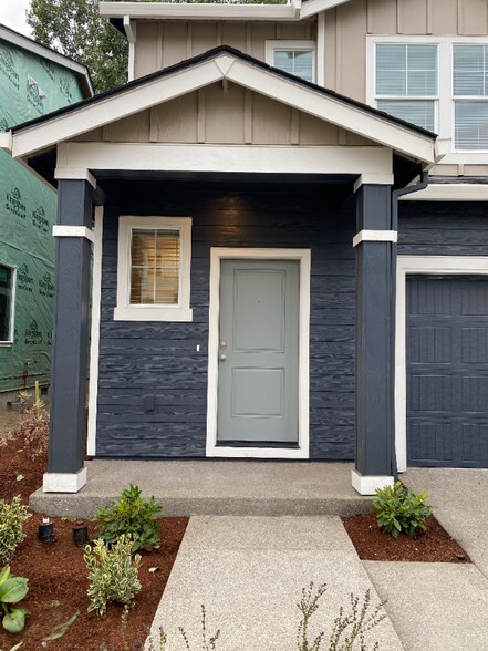 Building Photo - 889 N 18th Ave