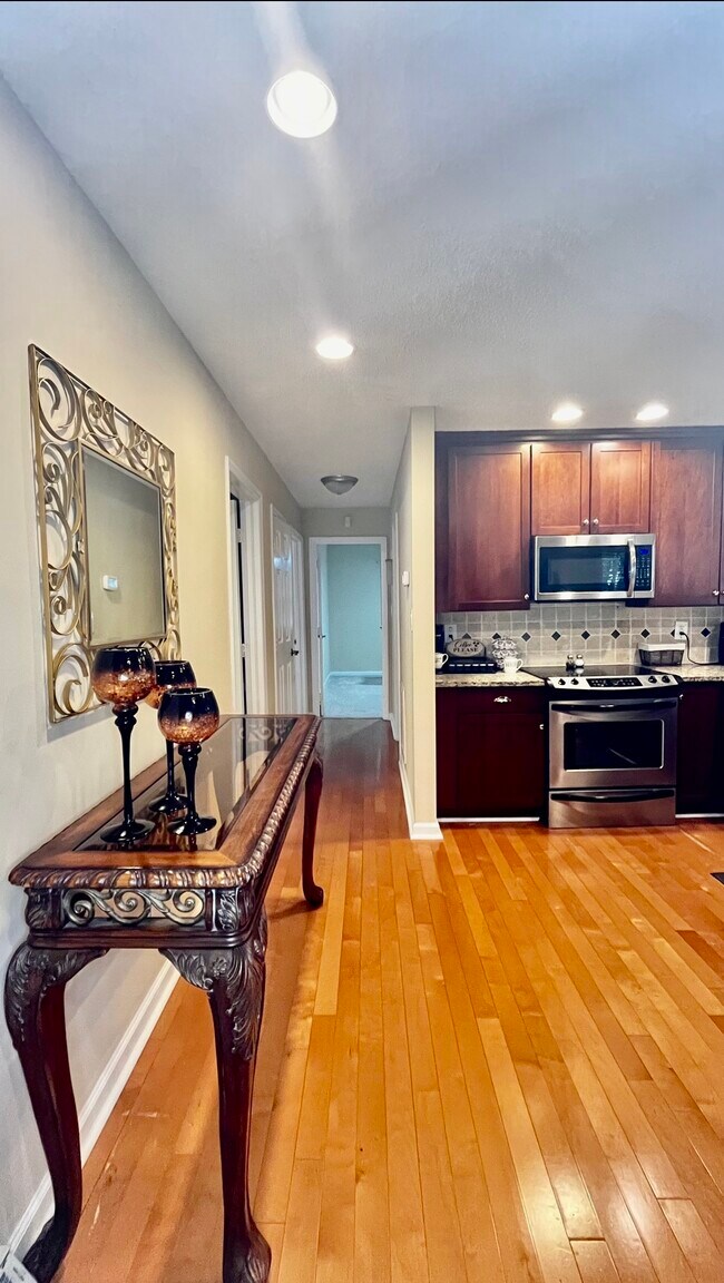 Kitchen - 5612 N Hills Dr