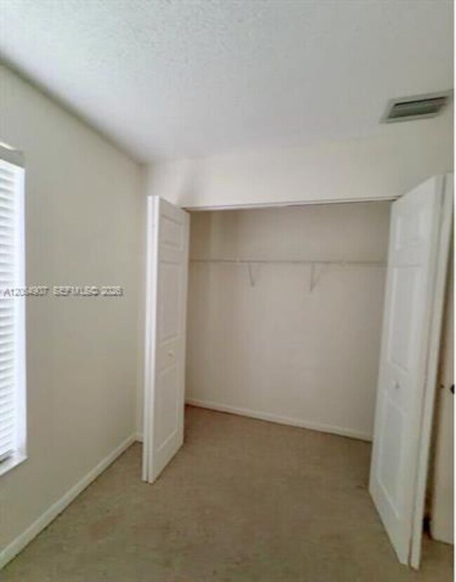 Building Photo - 1064 Cedar Falls Dr