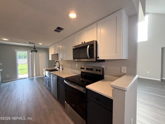 Building Photo - 3545 N Ride Dr