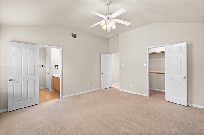Building Photo - 1322 Tumbling River Dr
