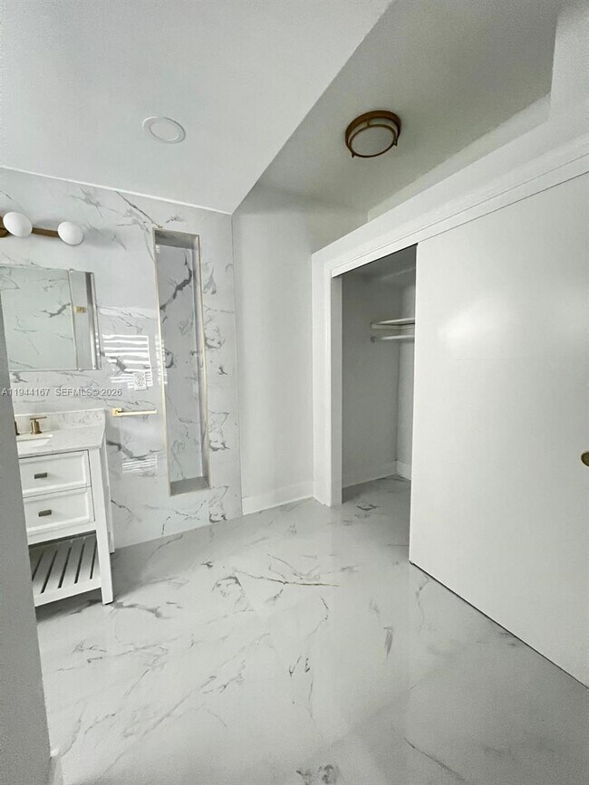 Building Photo - 945 79th Terrace