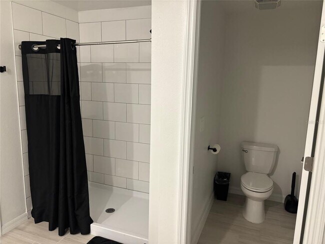 Building Photo - 8823 Sunset Pk Trl S