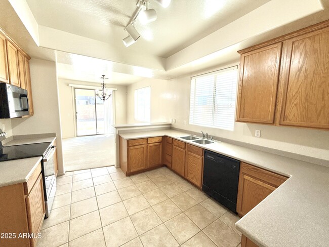 Building Photo - 15029 W Riviera Dr