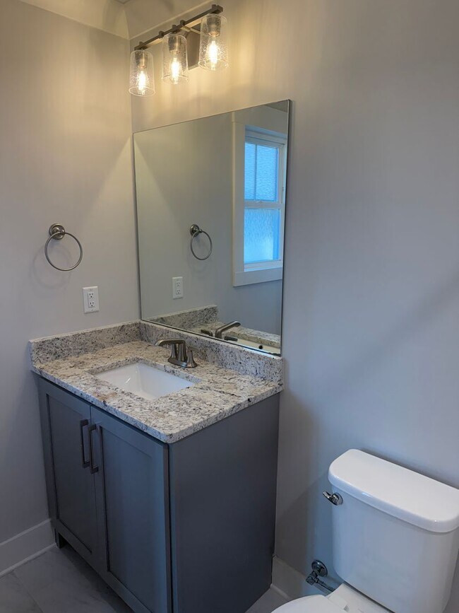 Building Photo - Spacious Custom Home in Barnsley Park