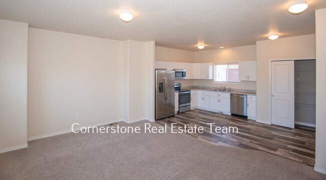 Building Photo - 855 Endeavor Wy