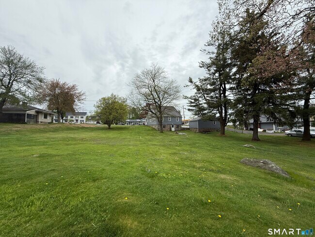 Building Photo - 31 Waterbury Rd