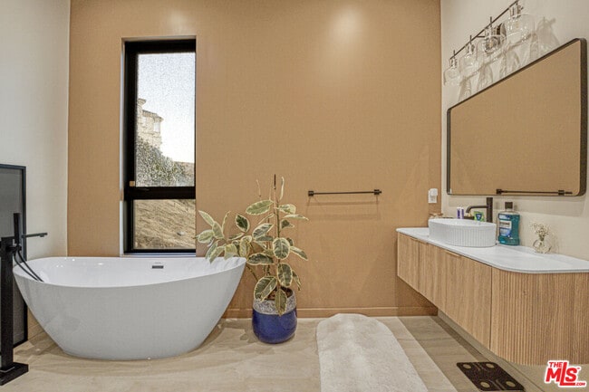 Building Photo - 22570 S Summit Ridge Cir