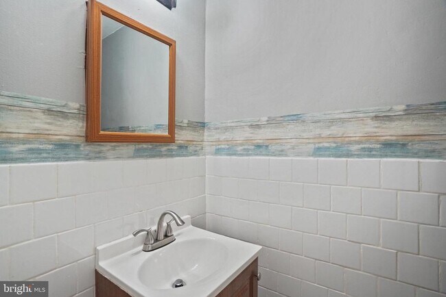 Building Photo - 207 Kennedy St NW