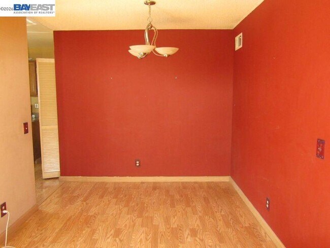 Building Photo - 3580 Birchwood Terrace
