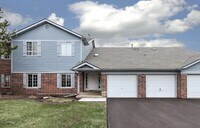 Building Photo - 1732 Chesapeake Ln