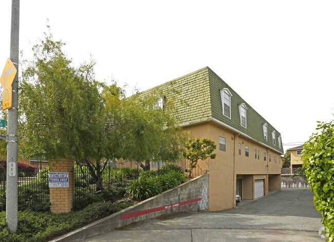 Building Photo - 596 La Conner Dr