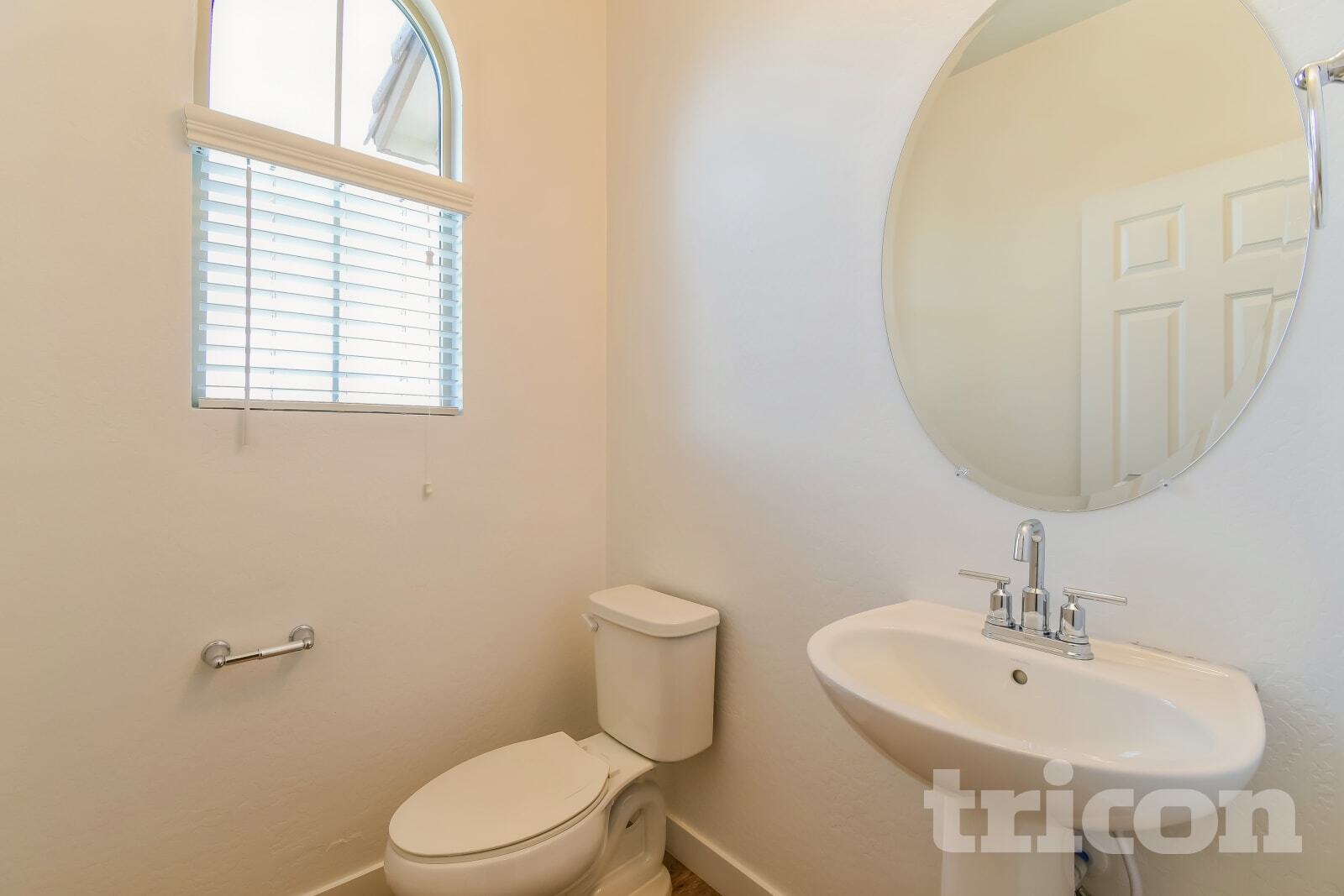 Building Photo - 4804 S Mole