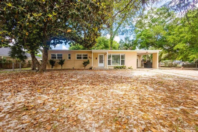 Building Photo - 22 Laurie Dr NE