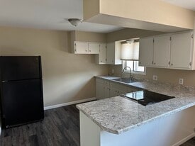 Building Photo - 1114 University Dr N