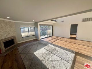 Building Photo - 390 S Sepulveda Blvd