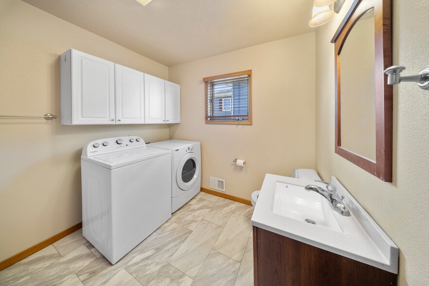 Main bathroom - 2405 W 28th St