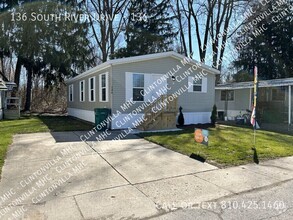 Building Photo - 136 S River Dr