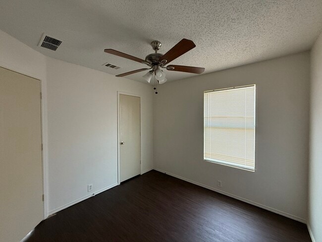 Building Photo - 9625 Brierwyck Dr