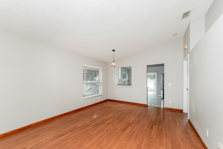 Building Photo - 3575 Chinaberry Ln