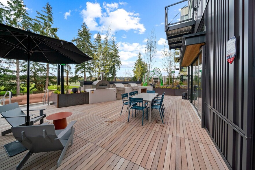 Building Photo - 17305 NE 67th Ct